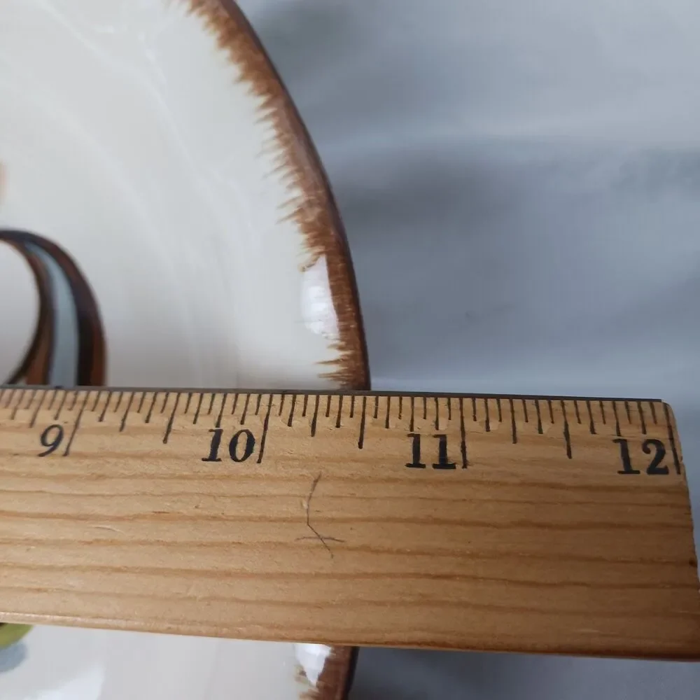 Gail Pittman Scalloped Stoneware 10.5